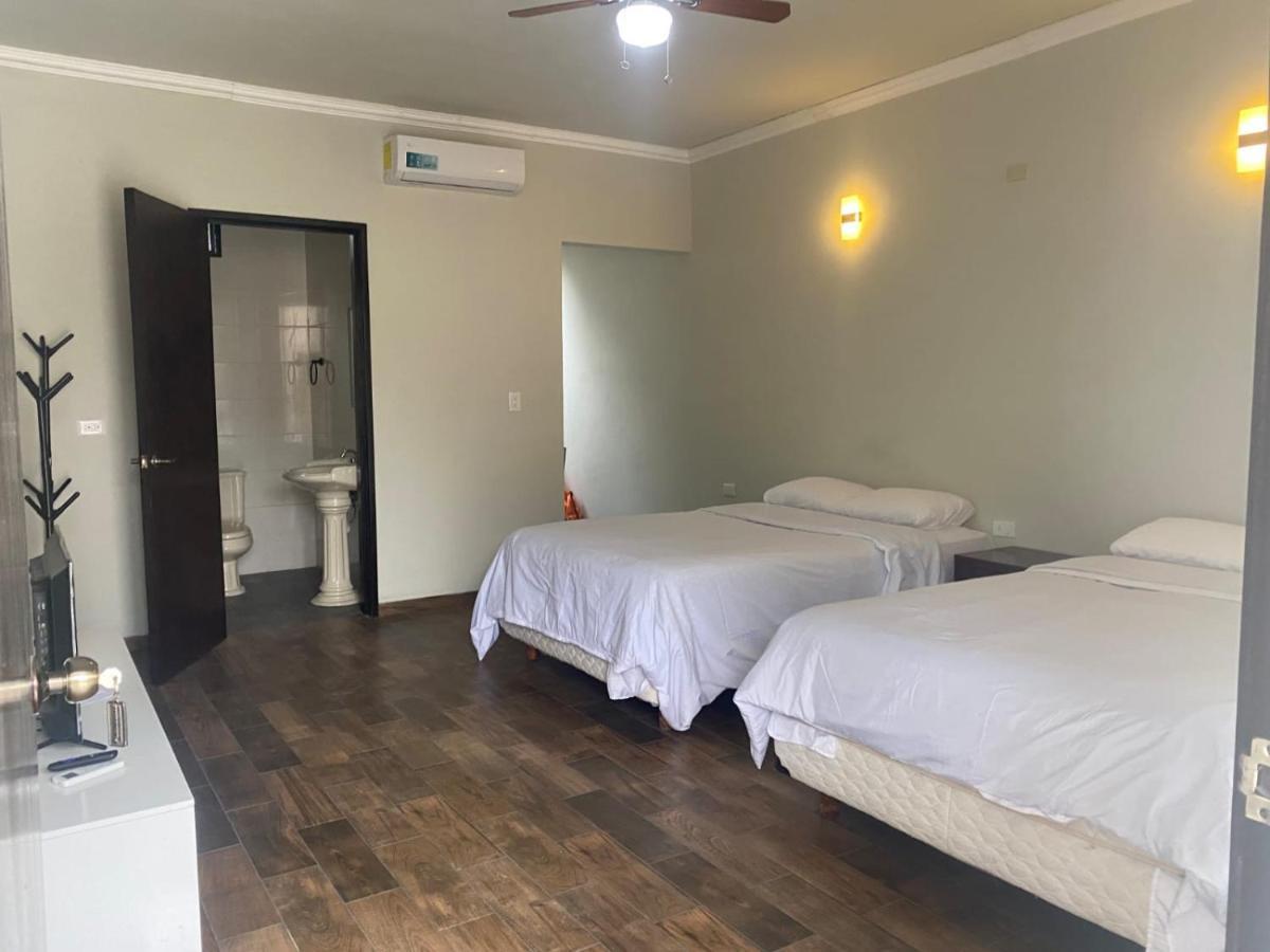 Hotel & Hostal 230 Valladolid  Bagian luar foto