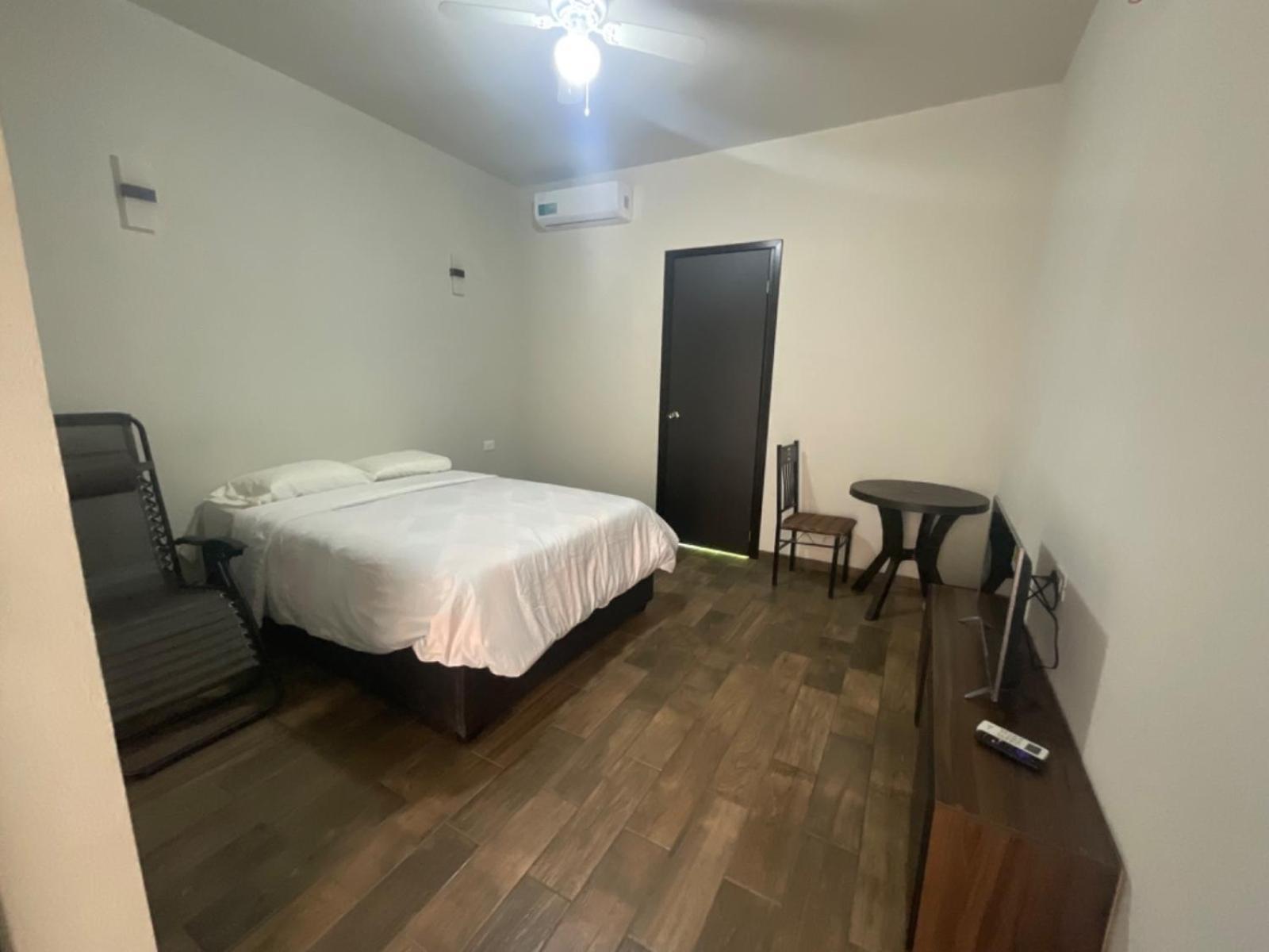 Hotel & Hostal 230 Valladolid  Bagian luar foto