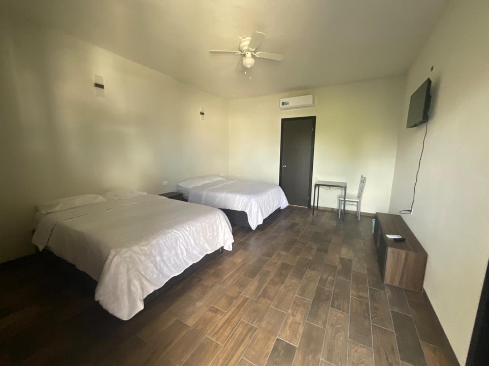 Hotel & Hostal 230 Valladolid  Bagian luar foto